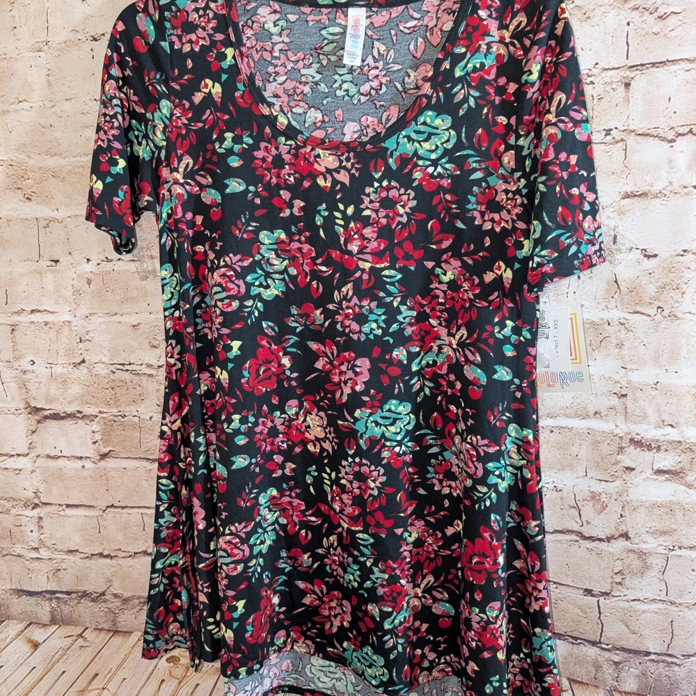 ♥️Women's LuLaRoe Perfect T Top Size XXS Short Sleeve Floral print Fits 0-6